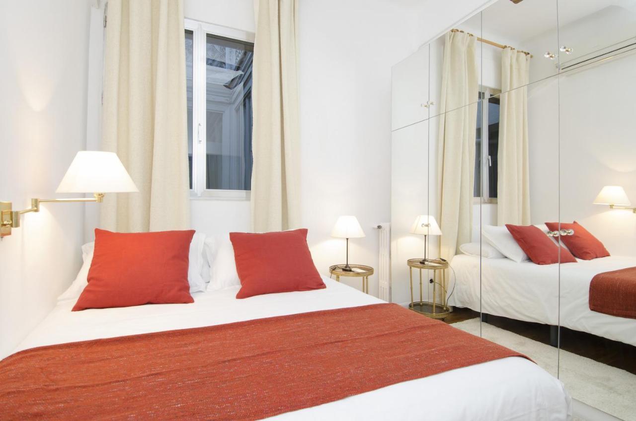 Paseo Del Prado Ii En Apartment Madrid
